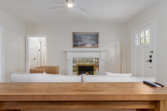 Building Photo - Leasing Now! - Charming 3-Bed, 2-Bath Stone Cottage in Shandon/Wales Garden - Walk to 5 Points!