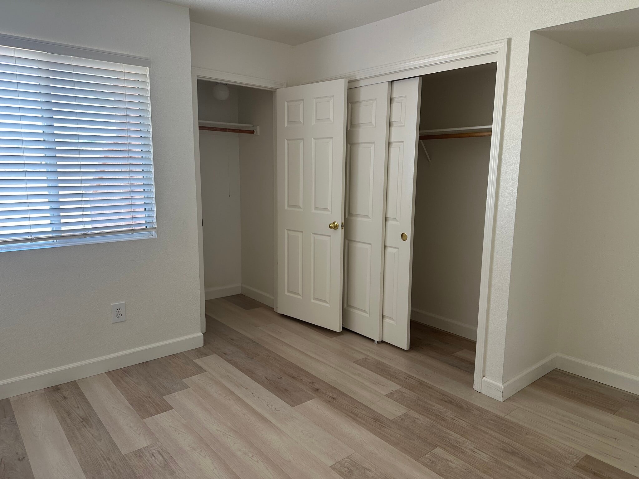 Building Photo - 896 Front St