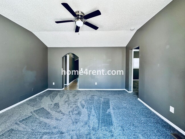 Building Photo - Updated 3 Bed, 2 Bath Ranch Home near Downtown Olathe!