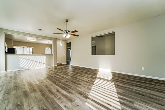 Building Photo - 11390 W Massey Dr