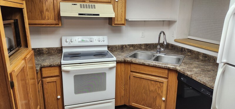 Building Photo - 479 E 820 S