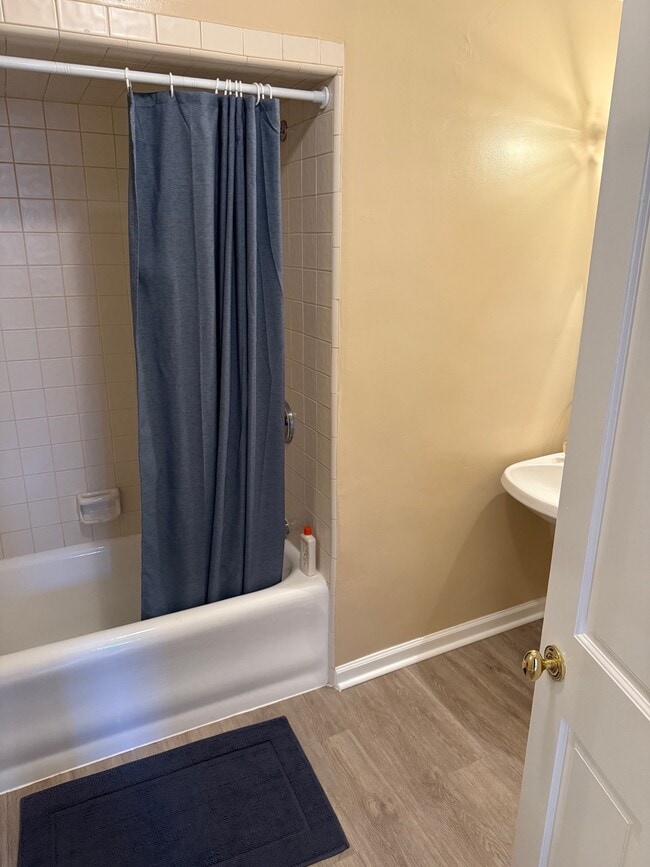 Guest Bathroom - 844 N Laurel Ave