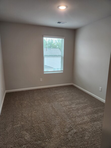 Building Photo - 261 Dale Mires Ln