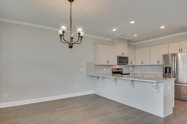 Building Photo - 3207 Wayne Dr