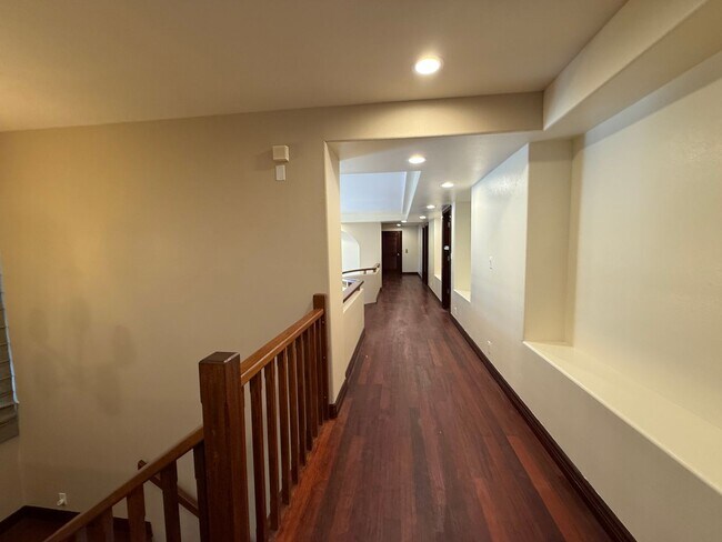 Building Photo - 466 Portlock Rd