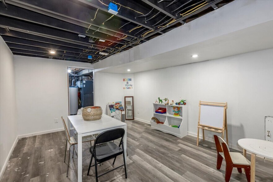 Building Photo - 1428 Hudson Lndg