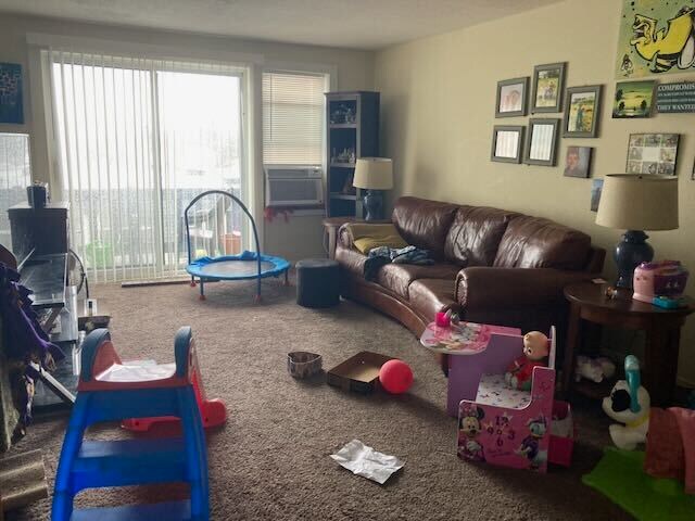 Building Photo - 70 Barrows St