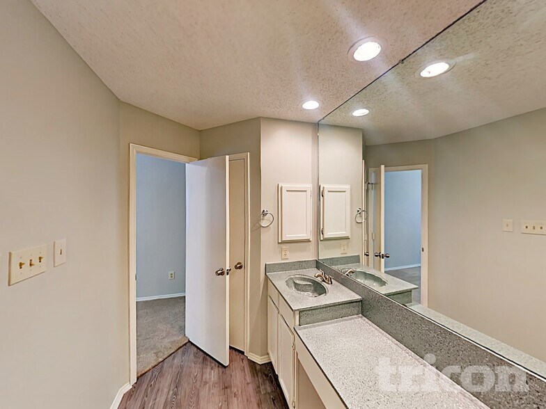 Building Photo - 6623 Mountain Cedar Ln