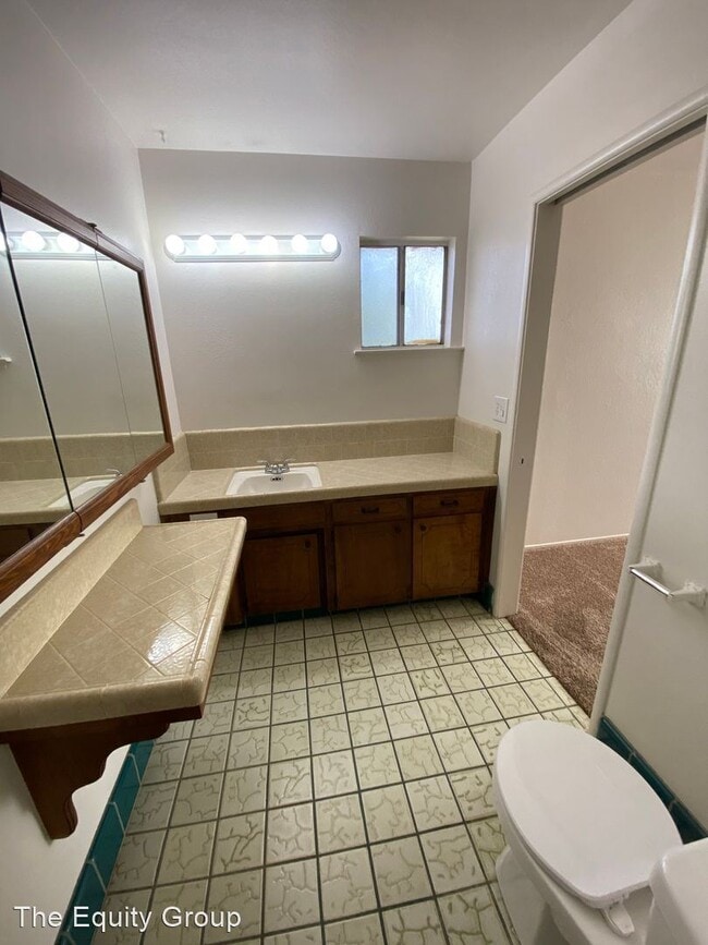 Building Photo - 3 br, 2 bath House - 1436 South Salome St