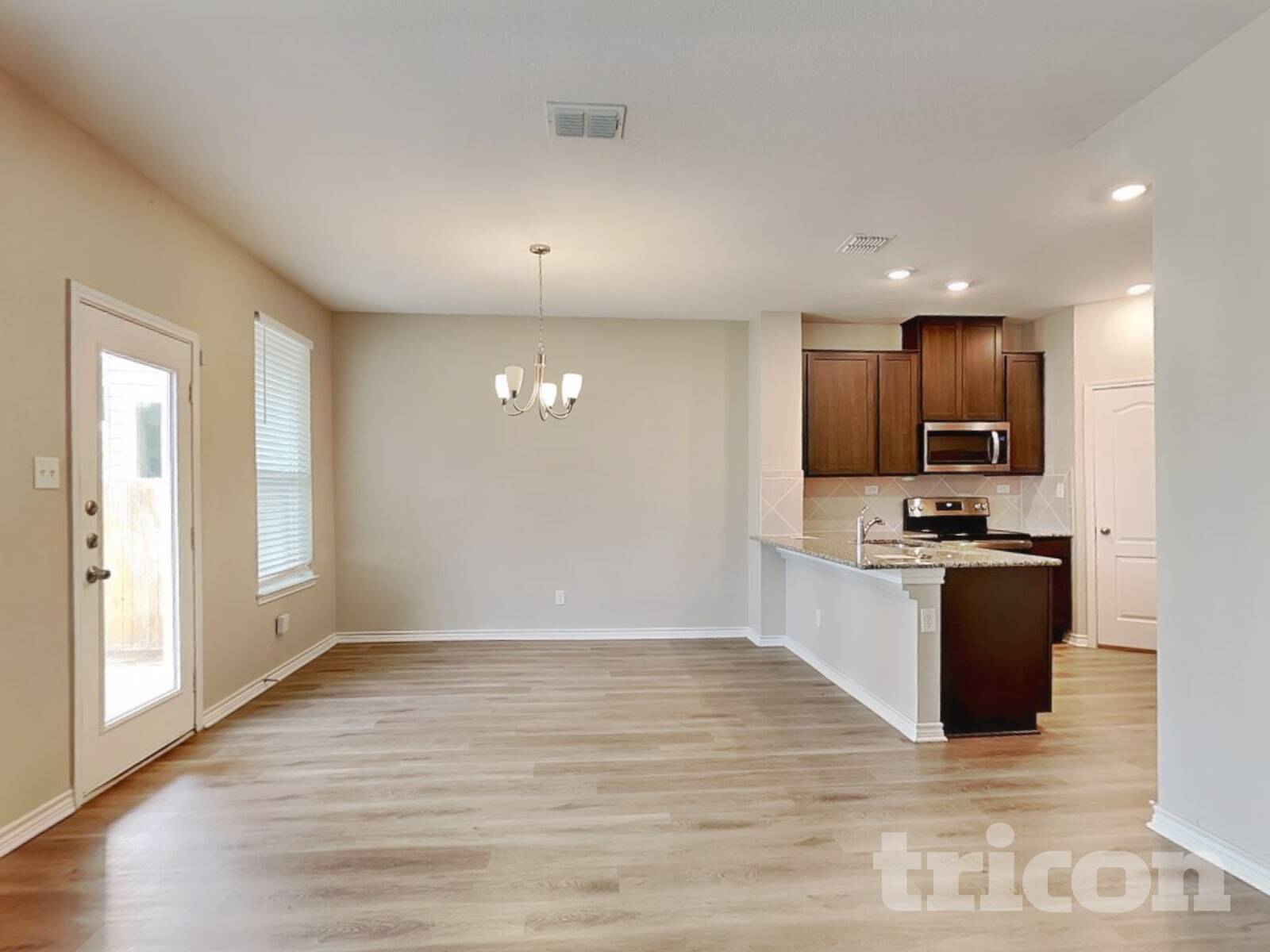 Building Photo - 601 Lost Pond