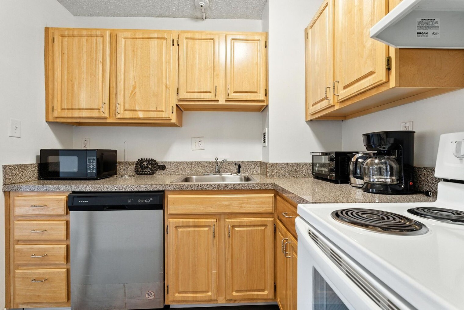 Building Photo - 1711 Bellevue Ave