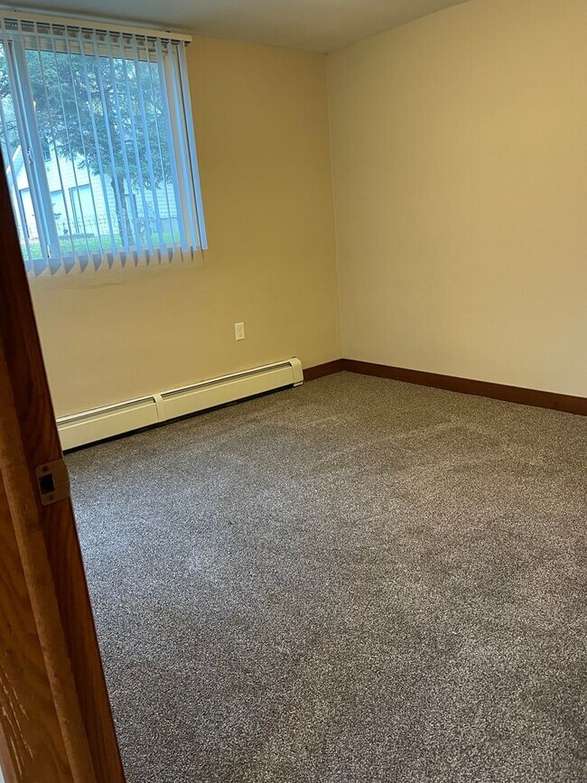 Building Photo - One Bedroom