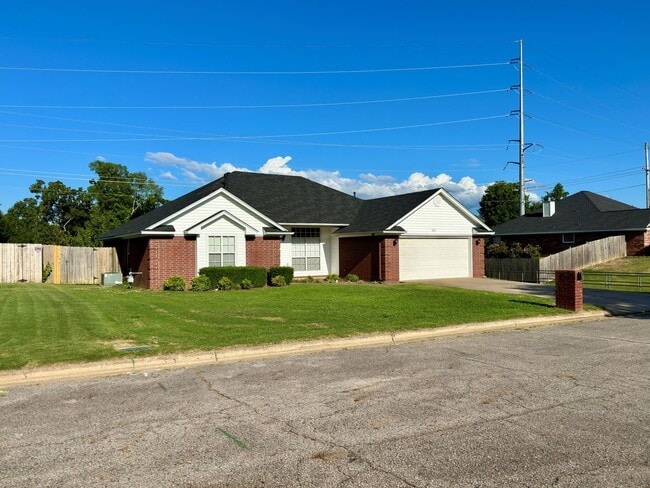 Building Photo - 2713 S.87th Drive-