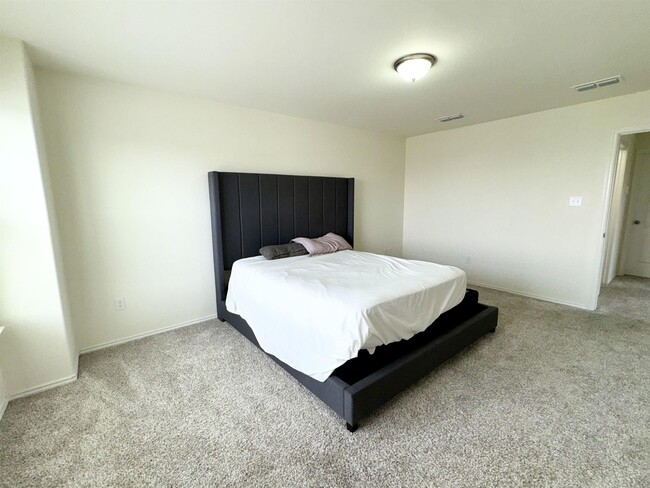 Building Photo - 3701 Jaime Martin Dr