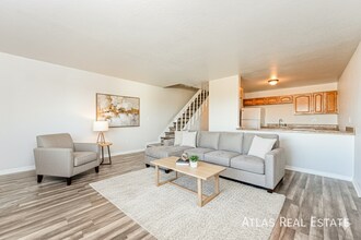 Building Photo - 3210 W Longfellow Pl