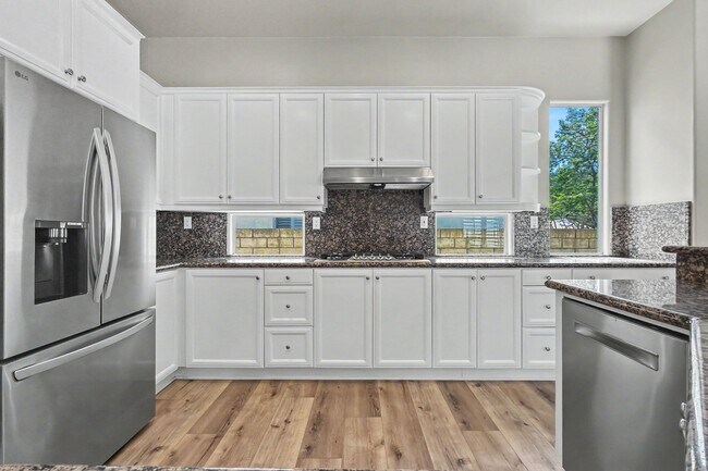 Building Photo - 4614 Via Del Rancho