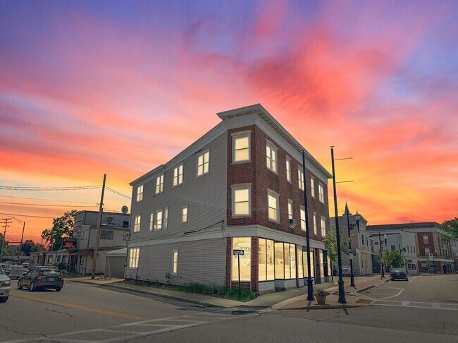 Building Photo - 61 Hanson St