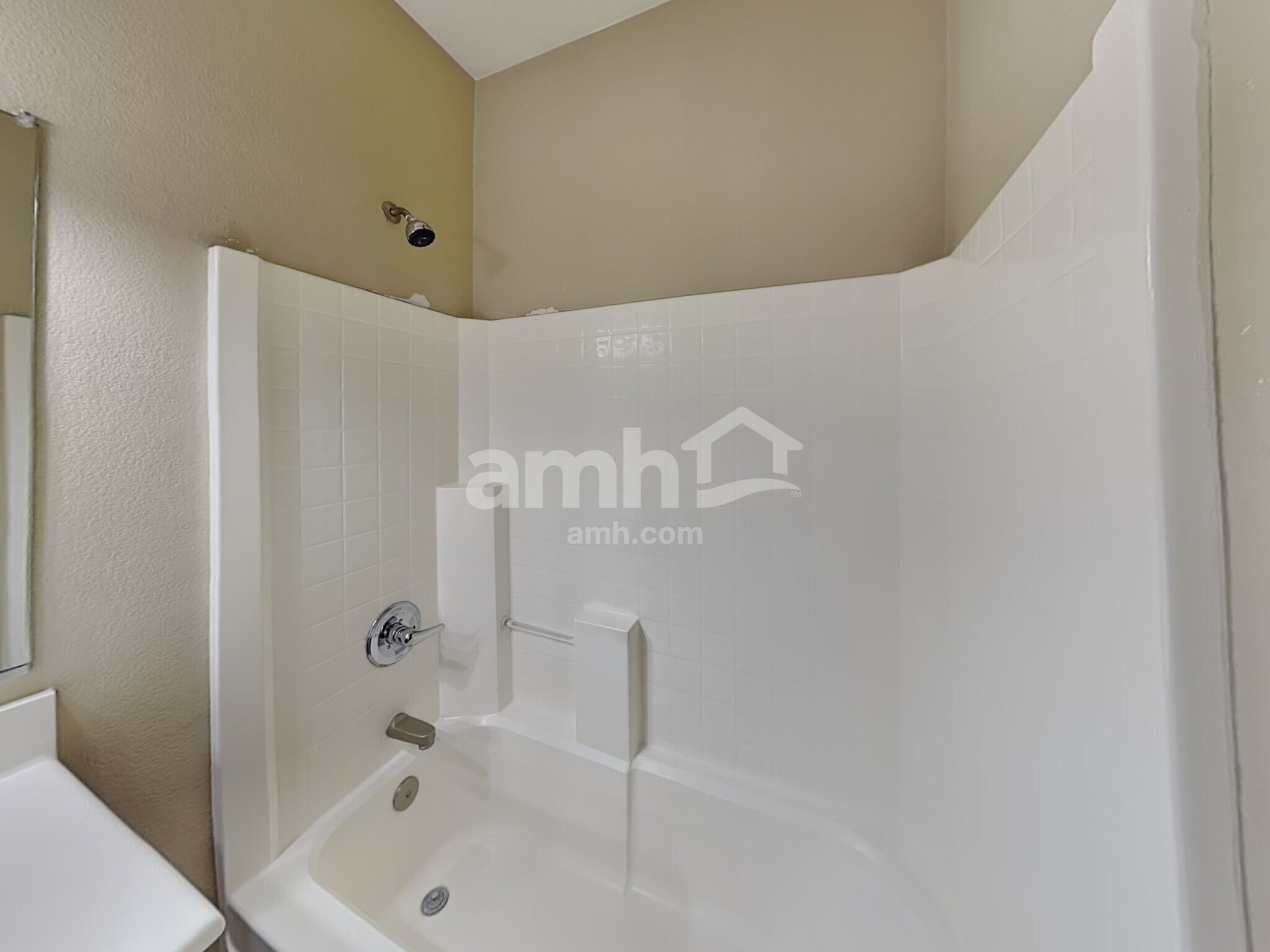 Building Photo - 4816 S 23rd Dr