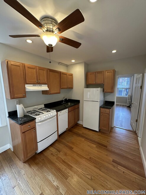 Building Photo - 70 Joy St