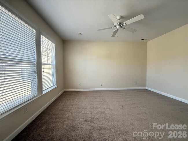 Building Photo - 9315 Rosalyn Glen Rd