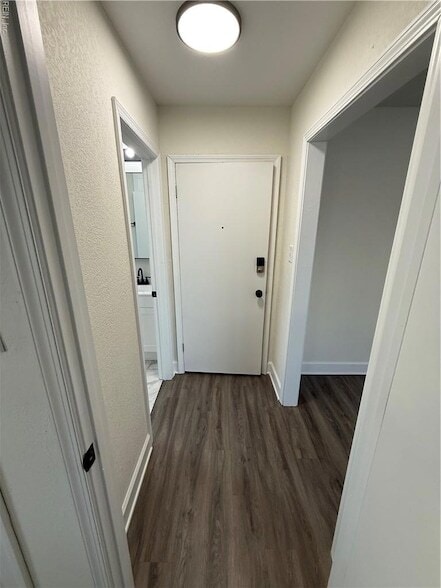 Building Photo - 9654 Selby Pl