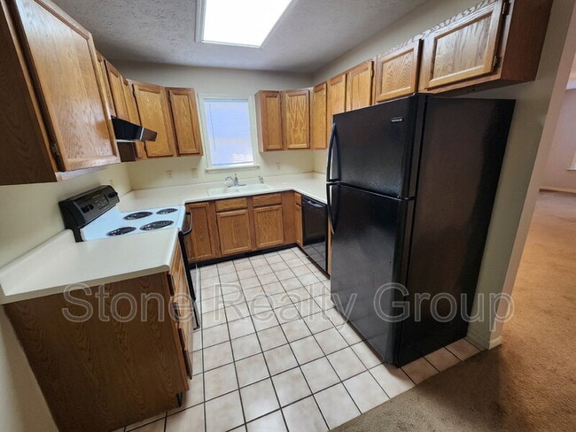 Building Photo - 4822 Pine Ridge Ct