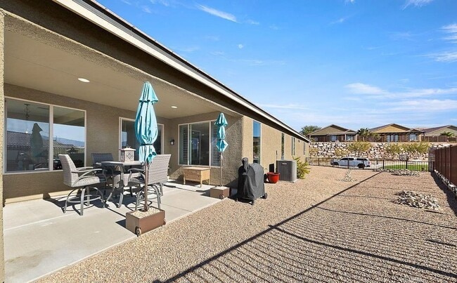 Building Photo - Sun City Home!