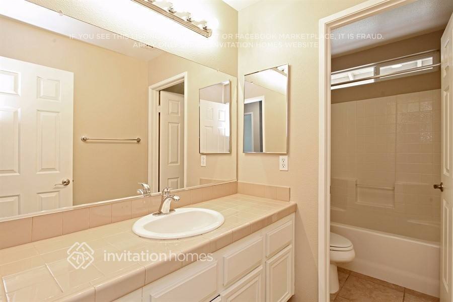 Building Photo - 5180 Ravenstone Dr