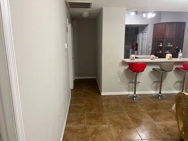 Building Photo - Welcome to Your Ideal Rental Retreat!