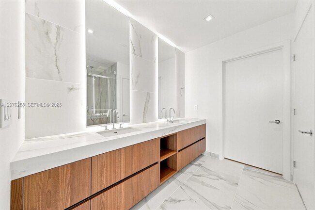 Building Photo - 1400 Biscayne Blvd