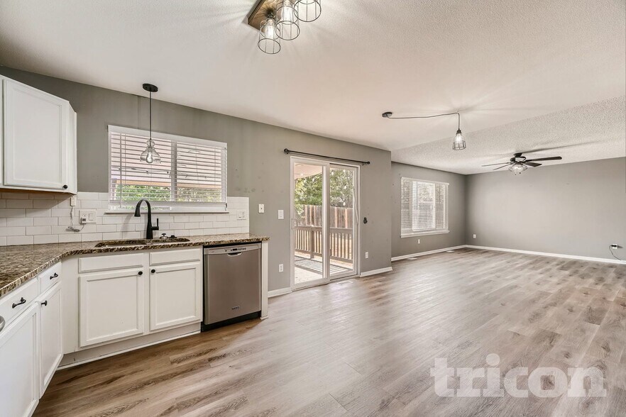 Building Photo - 20204 E Progress Pl