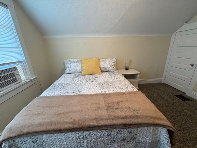 Building Photo - 601 Rumely St