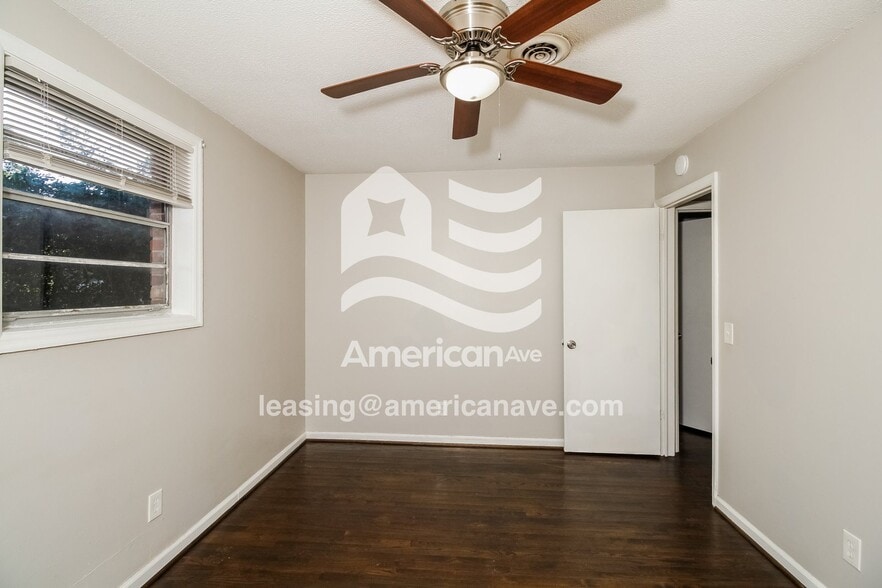Building Photo - 421 Hickory Ridge Dr