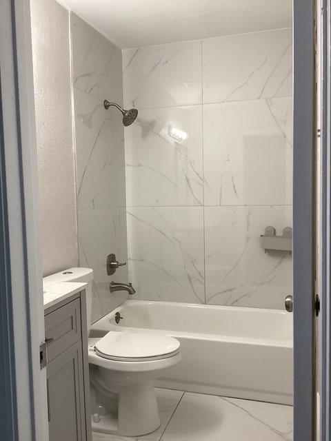 Building Photo - 621 Lakeshore Terrace