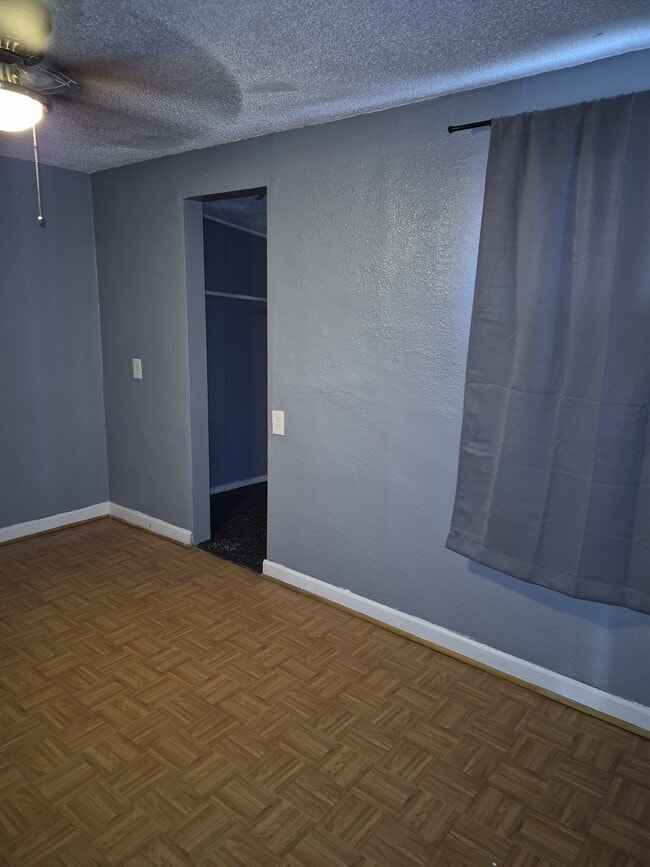 Building Photo - 6135 Emerald Ave