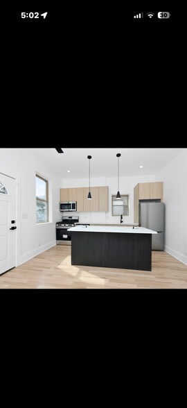 Building Photo - 7125 S Drexel Ave