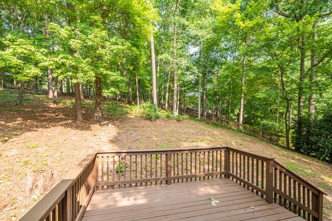 Building Photo - 7833 Foxwood Dr