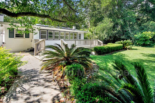 Building Photo - 1154 Winborn Dr