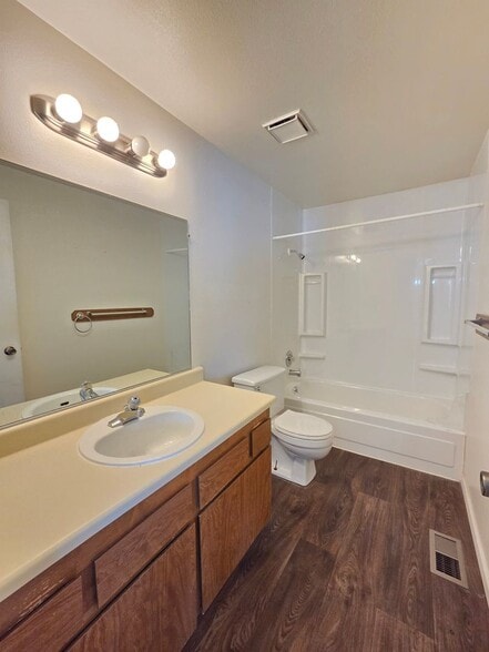 Building Photo - 1707 N Glenn Ct