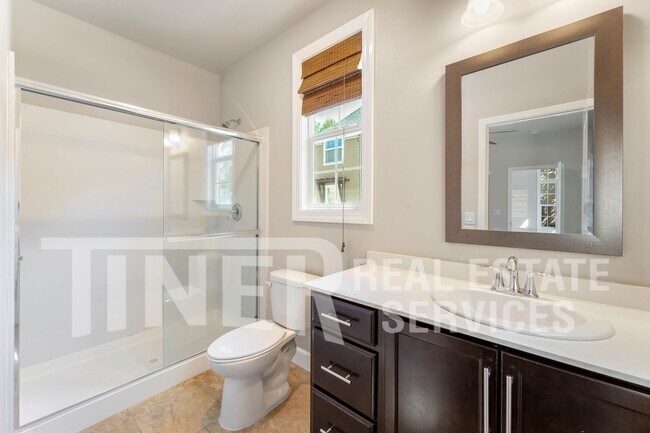 Building Photo - 1040 Matthews Run Way