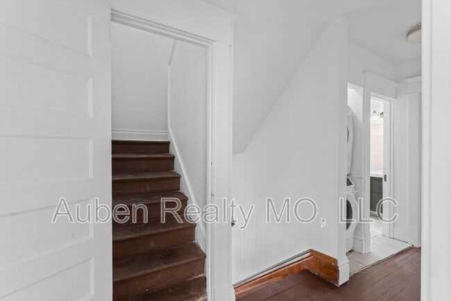 Building Photo - 3825 Walnut St