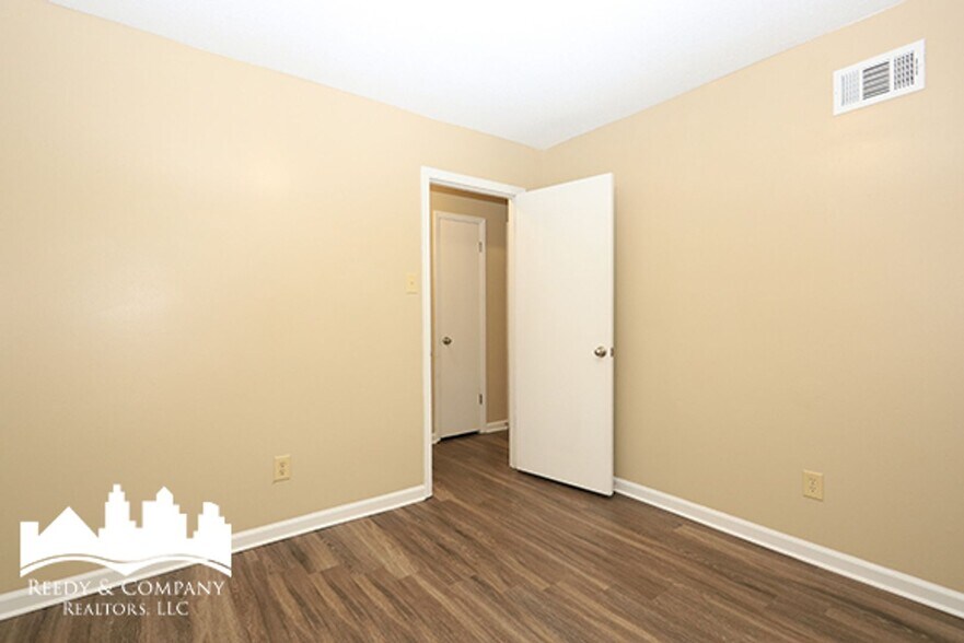 Building Photo - 5104 Corkwood Dr