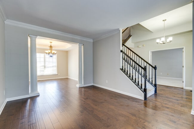 Building Photo - 605 Founders Pointe Blvd