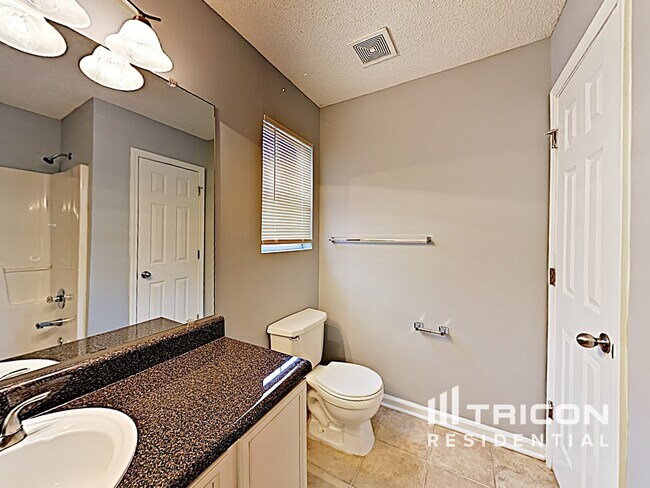 Building Photo - 6868 Merrywood Dr