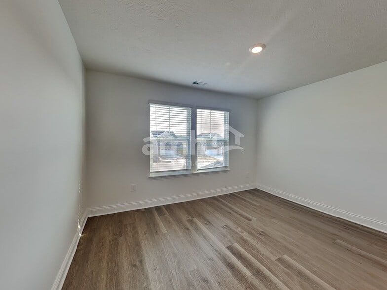 Building Photo - 319 Pne Hl Ct