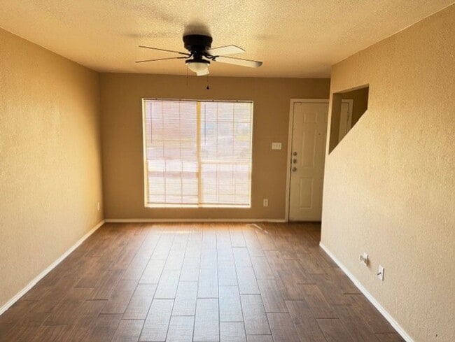 Building Photo - 3803 Woodrow Dr