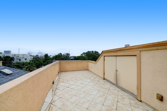 Building Photo - 1805 Arbor St