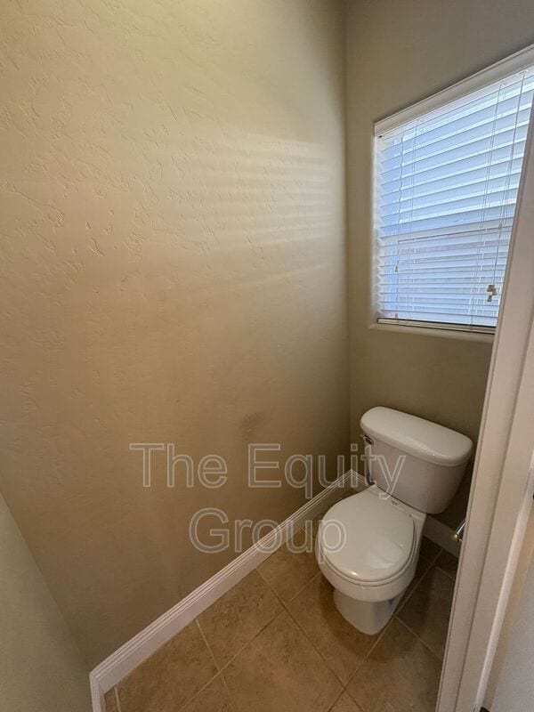 Building Photo - 1424 N Oliveto Ct