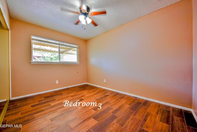 Building Photo - 10348 Darin Rd