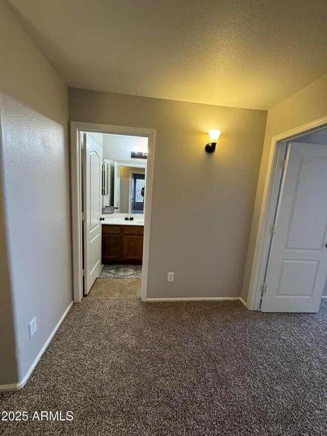 Building Photo - 22530 N Van Loo Dr